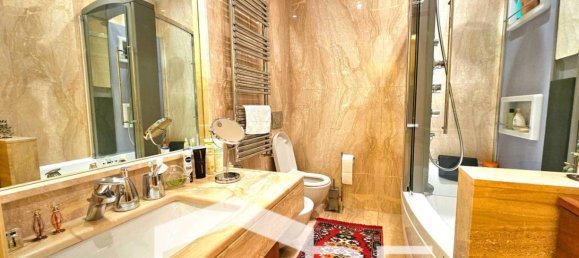 4 bedrooms Apartment in Rome, Italy No. 148490 10