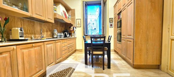 4 bedrooms Apartment in Rome, Italy No. 148490 11