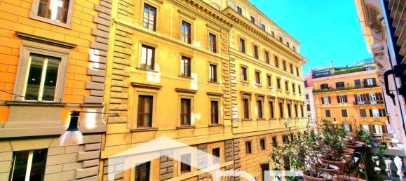 4 bedrooms Apartment in Rome, Italy No. 148490 2
