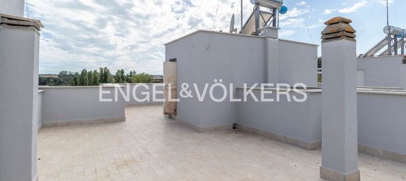 5 rooms Apartment in Rome, Italy No. 200135 5