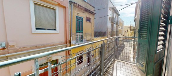 3غرفة شقة في Bari, Italy رقم 69339 12