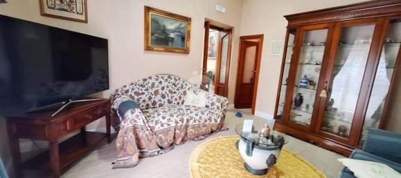 3 rooms Apartment in Naples, Italy No. 14895 8