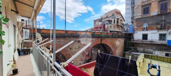 3 rooms Apartment in Naples, Italy No. 14895 4