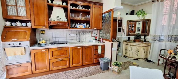3 rooms Apartment in Naples, Italy No. 14895 9