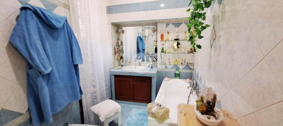3 rooms Apartment in Naples, Italy No. 14895 10