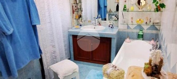 3 rooms Apartment in Naples, Italy No. 14895 7