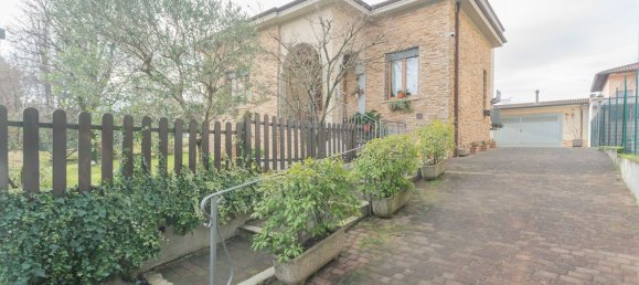 4غرفة فيلا في Cornate d'Adda, Italy رقم 172629 15