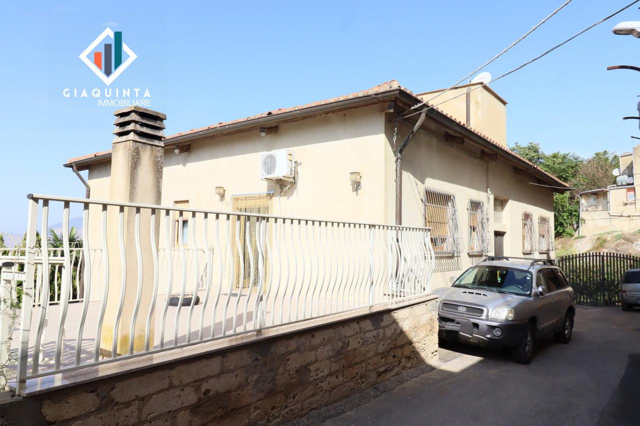 7 rooms House in Caltagirone, Italy No. 235974