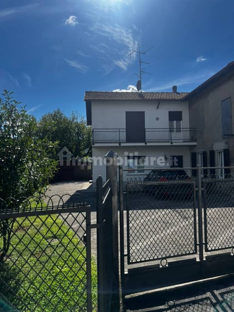 Квартира с 2 спальнями в Оджоно, Италия № 331036