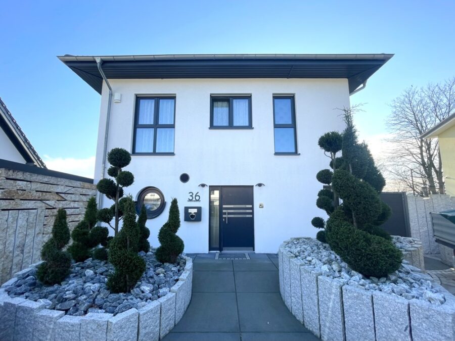 Вилла с 3 спальнями в Вупперталь, Германия № 68409