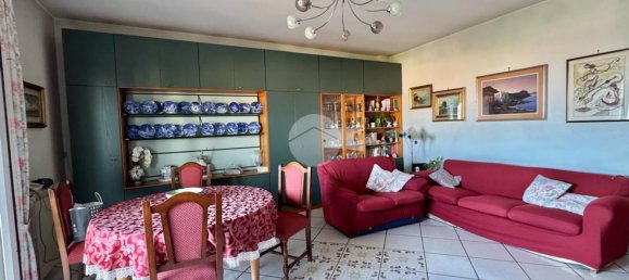 4 rooms Apartment in Naples, Italy No. 286726 6