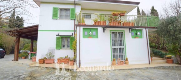 3 bedrooms Villa in Massarosa, Italy No. 89831 2