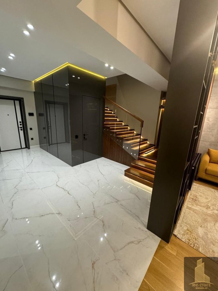 5 bedrooms House in Sabunchu, Azerbaijan No. 2295