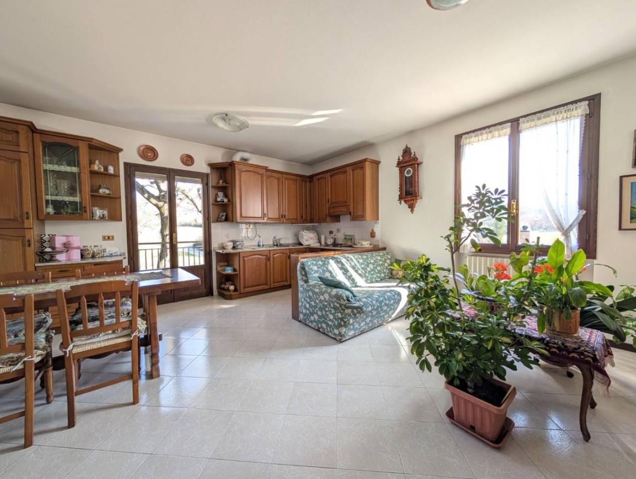 6 rooms Apartment in Sasso Marconi, Italy No. 37521