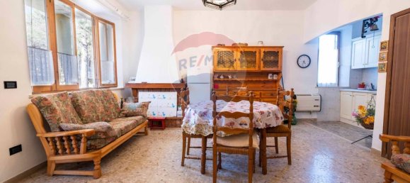 3 rooms Apartment in Apiro, Italy No. 4565 12