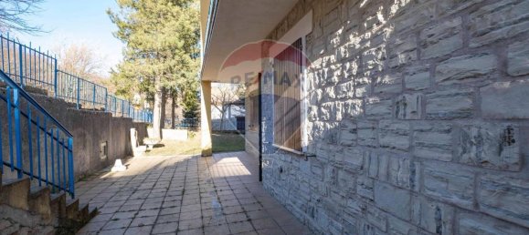 3 rooms Apartment in Apiro, Italy No. 4565 4