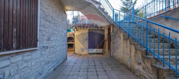 3 rooms Apartment in Apiro, Italy No. 4565 11