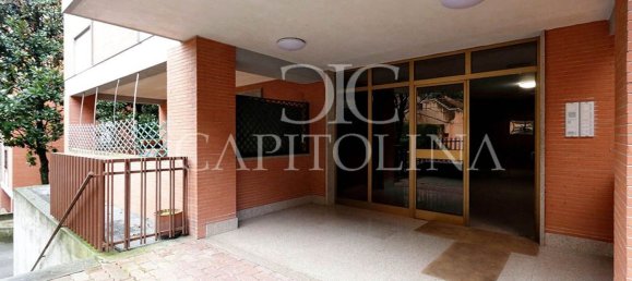 3 rooms Apartment in Rome, Italy No. 164146 2