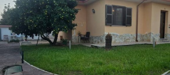 2 bedrooms Villa in Nettuno, Italy No. 260108 4