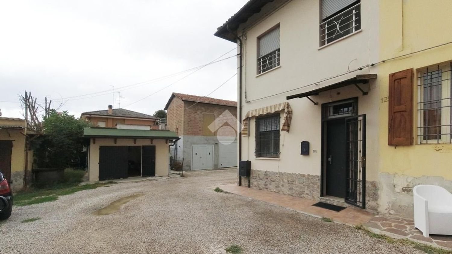 3 bedrooms House in Cento, Italy No. 333572