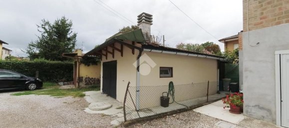 3 bedrooms House in Cento, Italy No. 333572 5