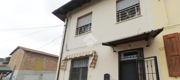 3 bedrooms House in Cento, Italy No. 333572 2