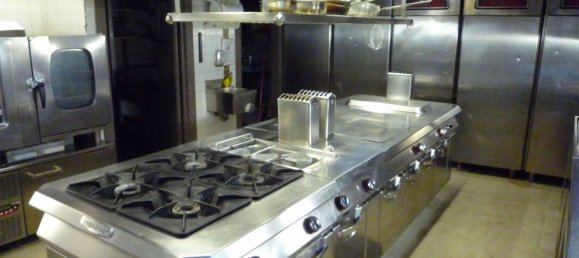 90m² Commercial property in Capannori, Italy No. 62736 2