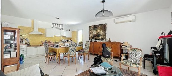 3 bedrooms Villa in Nebian, France No. 279954 4