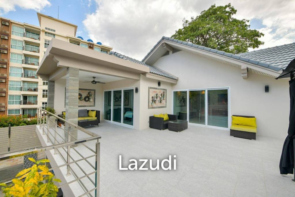 5 bedrooms Villa in Pattaya, Thailand No. 17219