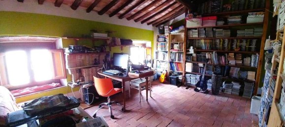 Casa de 6 habitaciónes en Capannori, Italy No. 42657 17