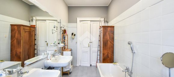 3 bedrooms Apartment in Turin, Italy No. 58364 33