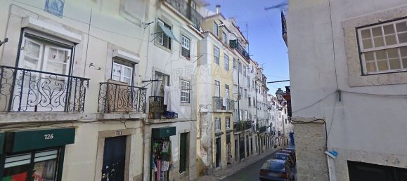 360m² Building in Lisbon, Portugal No. 84363 3