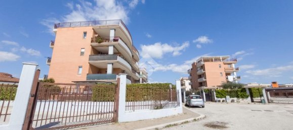 4-salle Appartement à Manfredonia, Italy No. 235178 38