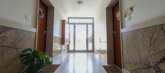 4-salle Appartement à Manfredonia, Italy No. 235178 24