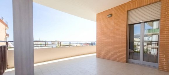4-salle Appartement à Manfredonia, Italy No. 235178 3
