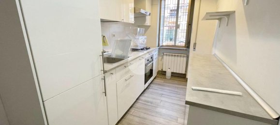 2 rooms Apartment in Rome, Italy No. 9253 7