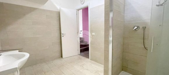 2 rooms Apartment in Rome, Italy No. 9253 18