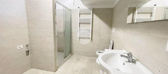 2 rooms Apartment in Rome, Italy No. 9253 16