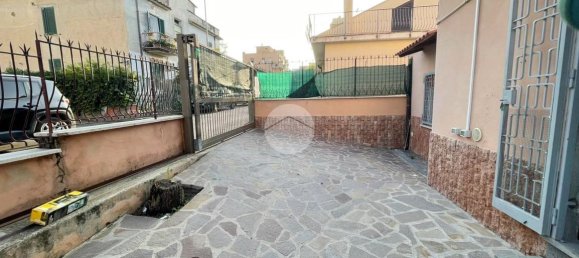 2 rooms Apartment in Rome, Italy No. 9253 4