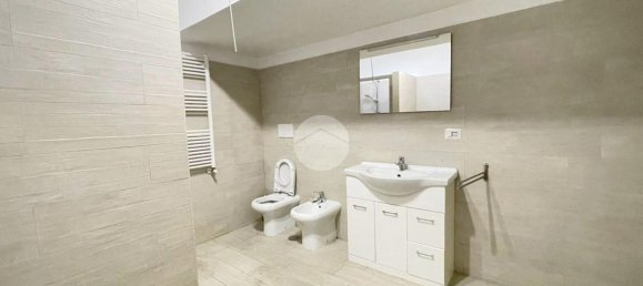 2 rooms Apartment in Rome, Italy No. 9253 17