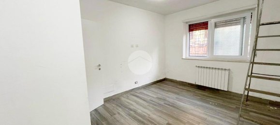 2 rooms Apartment in Rome, Italy No. 9253 10