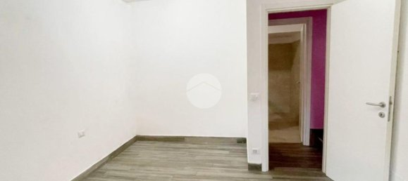 2 rooms Apartment in Rome, Italy No. 9253 11