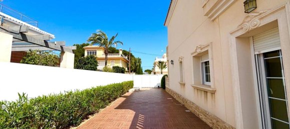 4 Schlafzimmer Haus in Cabo Roig, Spain, Nr. 185950 9