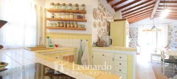3 bedrooms Villa in Camaiore, Italy No. 45490 9