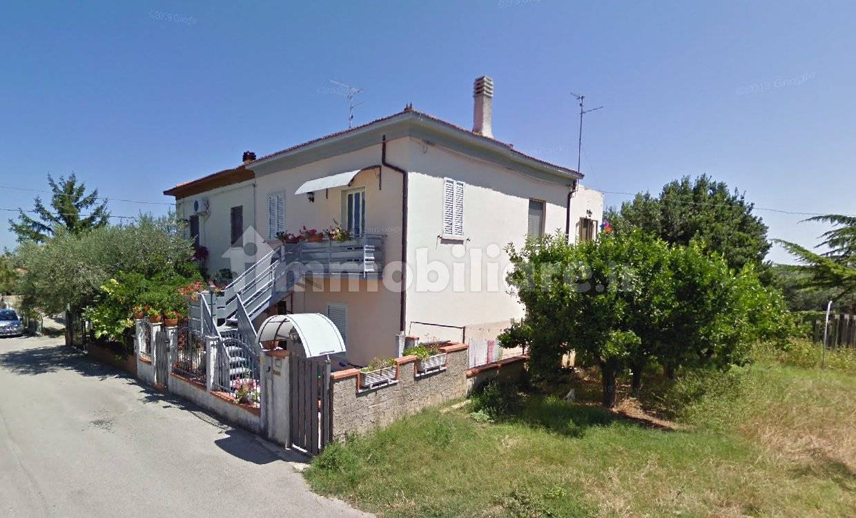 Квартира с 3 спальнями в Ортона, Италия № 270554