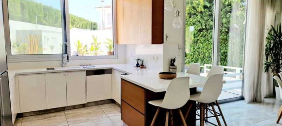 5 chambres Villa à Agios Athanasios, Cyprus No. 12076 13