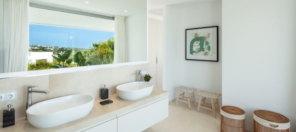 5 bedrooms Villa in Nueva Andalucia, Spain No. 2998 9