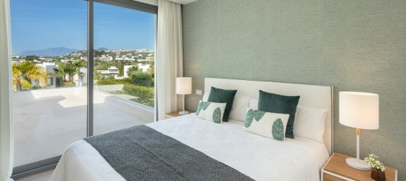 5 bedrooms Villa in Nueva Andalucia, Spain No. 2998 5