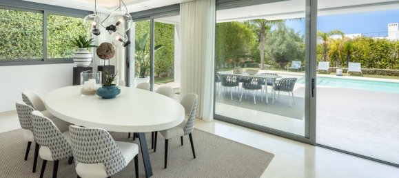 5 bedrooms Villa in Nueva Andalucia, Spain No. 2998 23