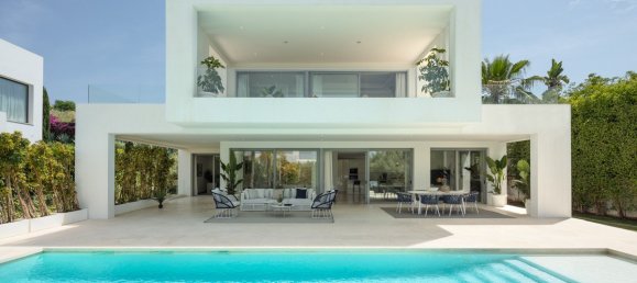 5 bedrooms Villa in Nueva Andalucia, Spain No. 2998 27